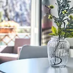 Joivy Delightful Flat With Balcony *