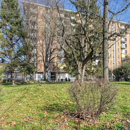 Joivy Delightful Flat With Balcony Milán